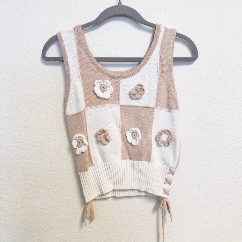 Industry Cream and Tan Colorblock Check Floral Crochet Lace Up Tank Top XS